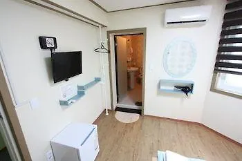 Friends One Myeongdong 3* 首爾